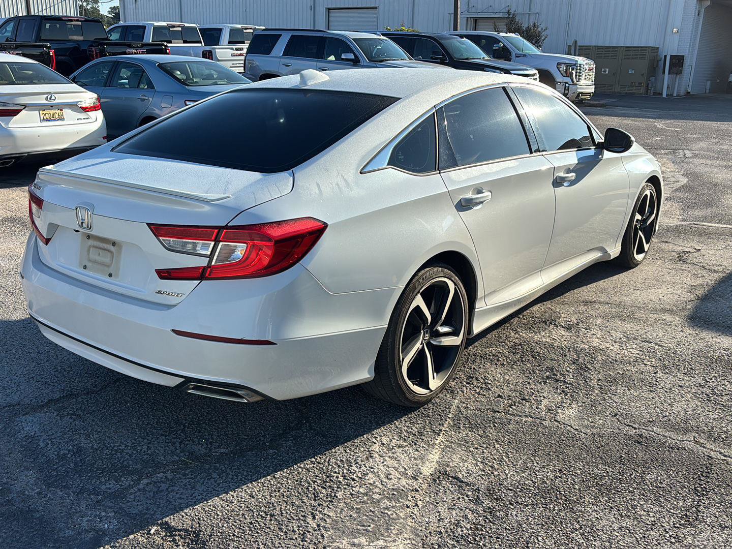 Used 2018 Honda Accord Sport image 7