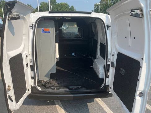 Used 2020 Nissan NV200 S FWD image 12