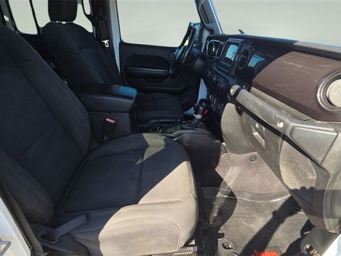 Used 2020 Jeep Gladiator Sport image 25