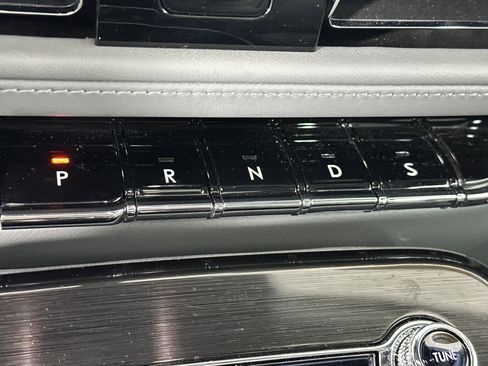 Used 2022 Lincoln Nautilus Reserve image 26