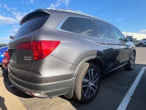 Certified 2017 Honda Pilot Touring image 4