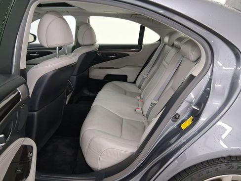 Used 2014 Lexus LS 460 image 12