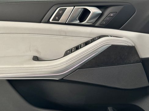 Used 2026 BMW X5 xDrive40i w/ Premium Package image 12