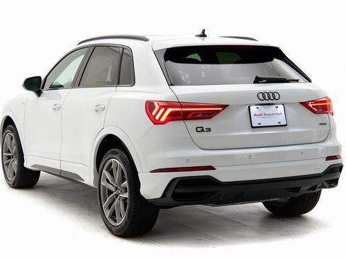 Certified 2024 Audi Q3 2.0T Premium image 5