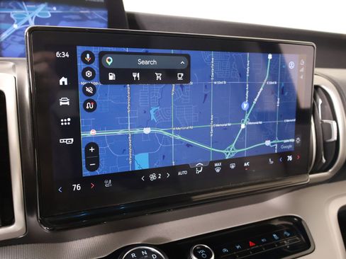 Used 2025 Ford Expedition Active AWD/4WD image 8