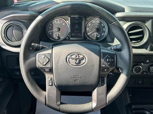 Used 2019 Toyota Tacoma TRD Off-Road AWD/4WD image 16