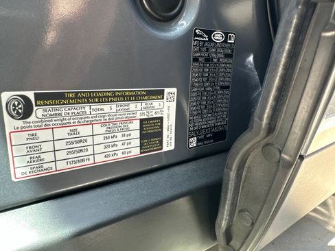 Certified 2026 Land Rover Range Rover Velar S AWD/4WD image 9