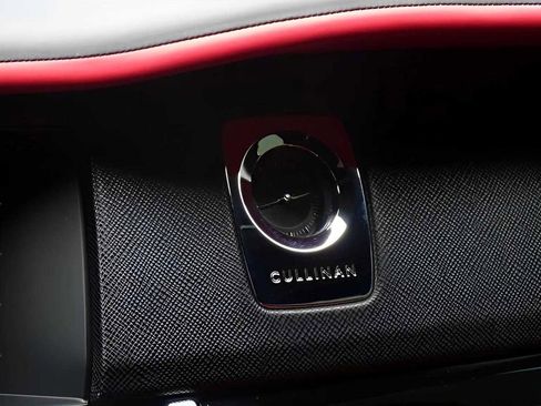 Certified 2021 Rolls-Royce Cullinan image 11