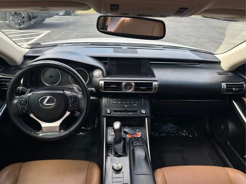 Used 2015 Lexus IS 250 w/ Navigation System Package RWD image 11