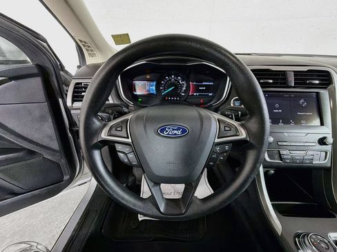Used 2019 Ford Fusion SE AWD/4WD image 13