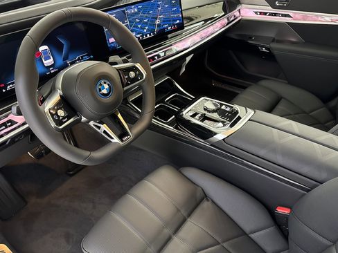 New 2026 BMW 750e xDrive w/ Premium Package AWD/4WD image 4