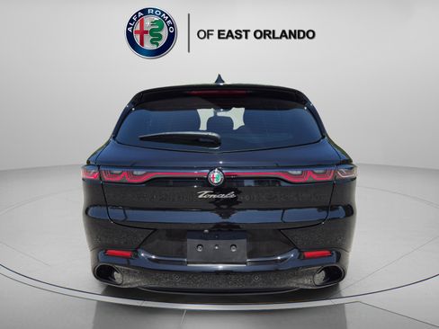 Used 2025 Alfa Romeo Tonale AWD/4WD image 6