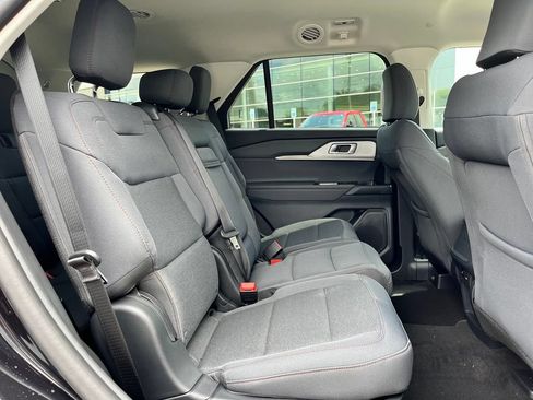 New 2026 Ford Explorer Active AWD/4WD image 8
