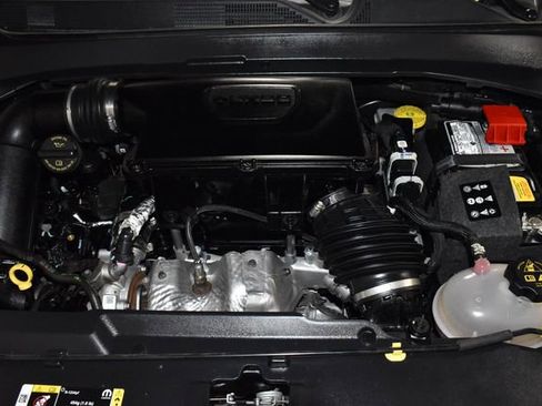 Used 2024 Jeep Compass Latitude image 10