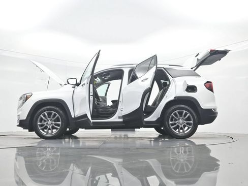 Used 2024 GMC Terrain SLT AWD/4WD image 46