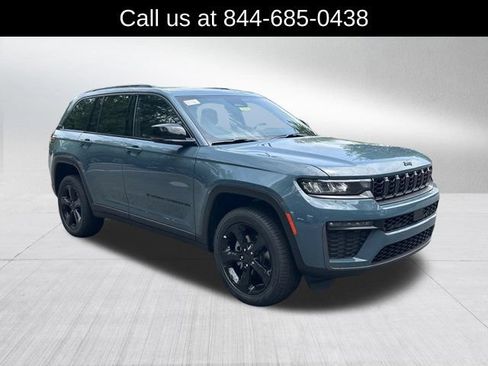 New 2026 Jeep Grand Cherokee Limited w/ Limited Altitude Package AWD/4WD image 3
