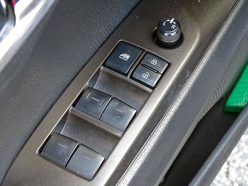 Used 2022 Toyota Camry SE w/ Cold Weather Package FWD image 13