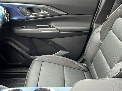 New 2026 Chevrolet Equinox EV LT image 20