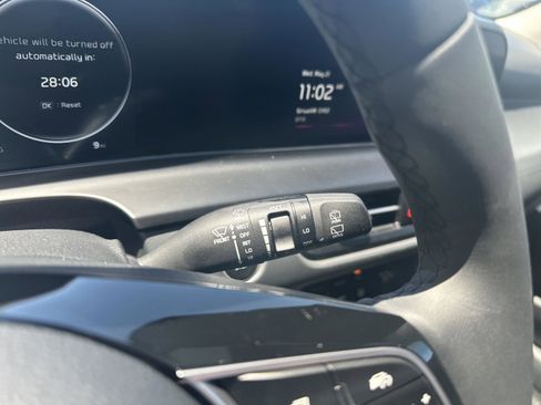 Used 2025 Kia Seltos EX w/ EX Sunroof Package image 19