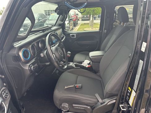 Used 2020 Jeep Wrangler Unlimited Sport image 9