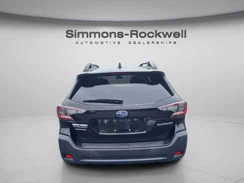 Used 2023 Subaru Outback Premium AWD/4WD image 4