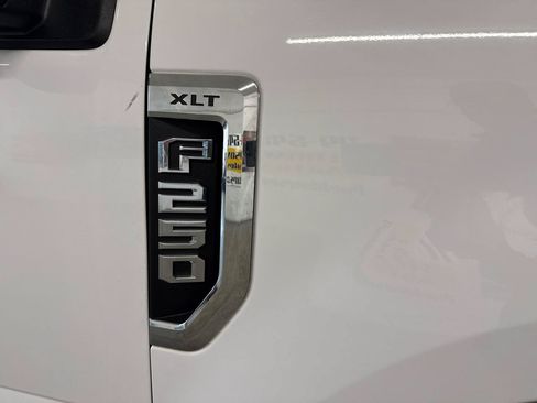 Used 2019 Ford F250 XLT w/ XLT Premium Package AWD/4WD image 70