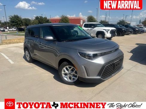 Used 2025 Kia Soul LX w/ LX Technology Package FWD image 1