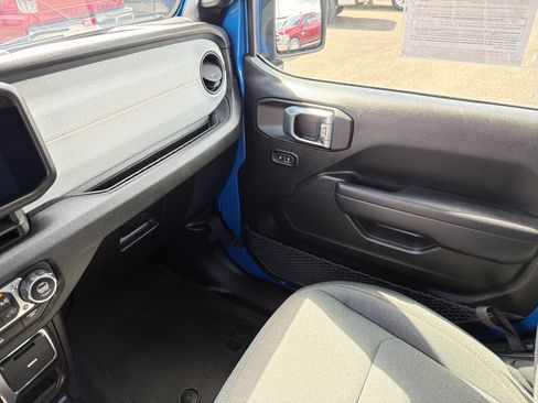 Used 2024 Jeep Wrangler Sport AWD/4WD image 21