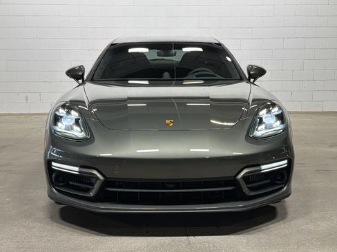 Used 2023 Porsche Panamera GTS image 9