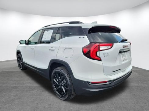 Used 2023 GMC Terrain SLE w/ Elevation Edition FWD image 6
