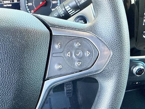 Used 2023 Chevrolet Traverse LS image 37