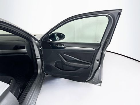 Used 2024 Volkswagen Jetta Sport image 29