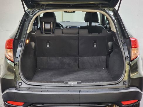 Used 2018 Honda HR-V EX image 8