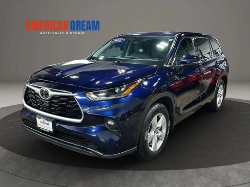 Used 2021 Toyota Highlander LE AWD/4WD image 30