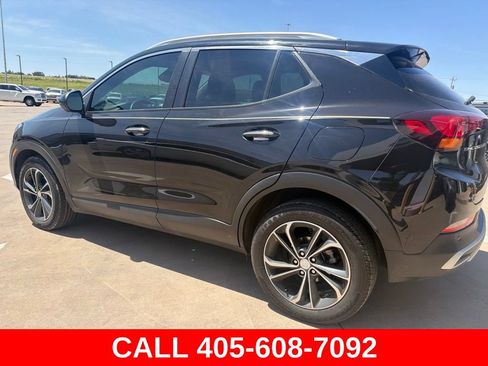 Used 2022 Buick Encore GX Select w/ Advanced Technology Package FWD image 5