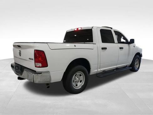Used 2022 RAM 1500 4x4 Crew Cab Classic w/ Chrome Appearance Group image 8