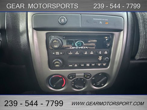 Used 2011 GMC Canyon SLE image 18