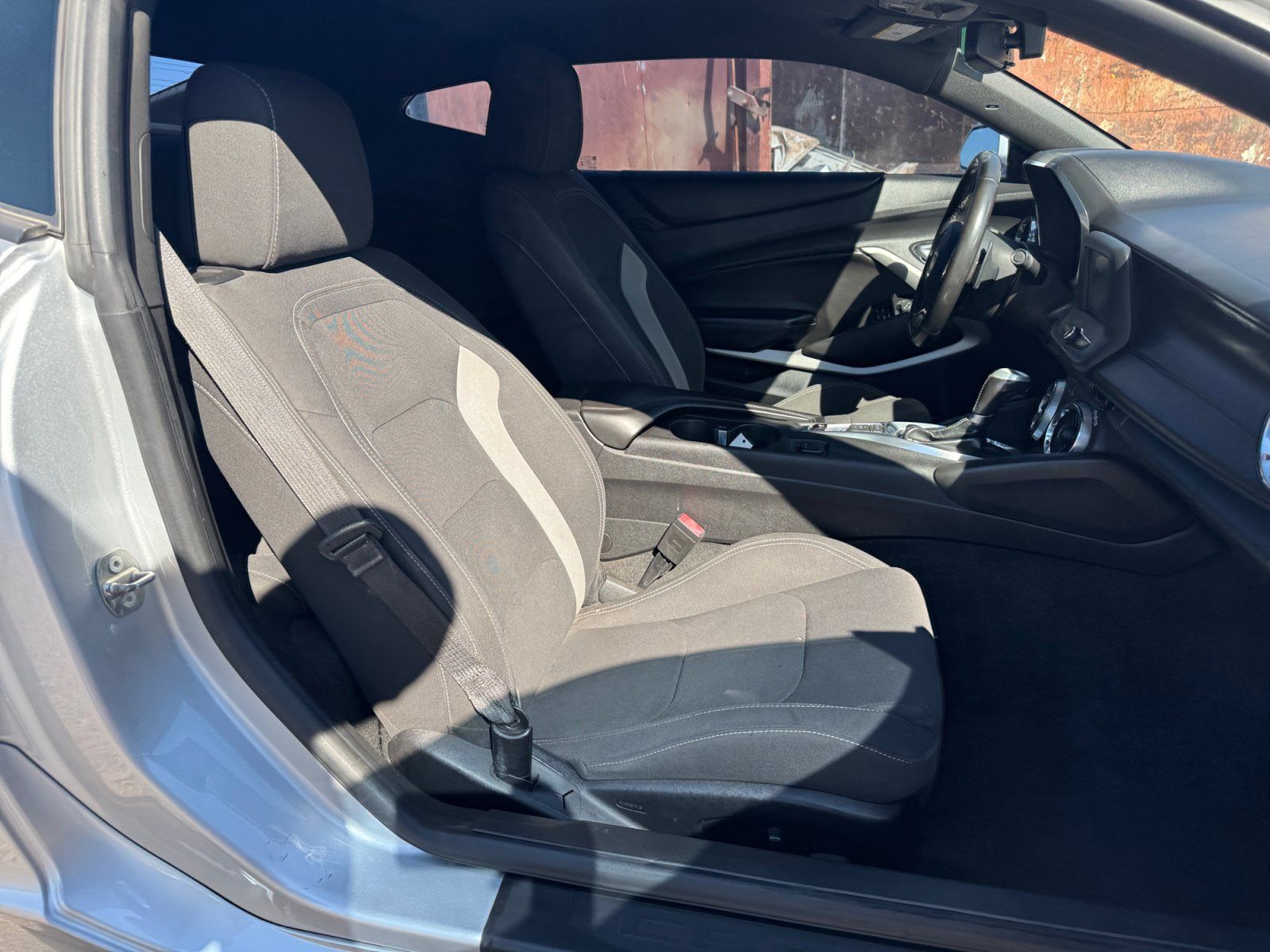 Used 2018 Chevrolet Camaro LT RWD image 31
