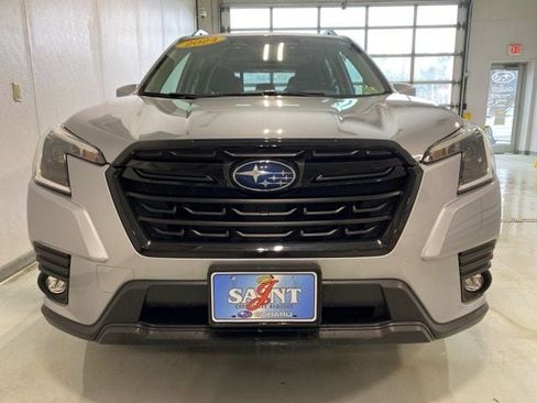 Used 2024 Subaru Forester Premium image 4