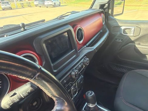 Used 2020 Jeep Wrangler Unlimited Rubicon AWD/4WD image 22