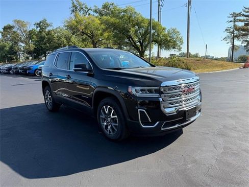 Used 2023 GMC Acadia SLE w/ Driver Convenience Package image 9