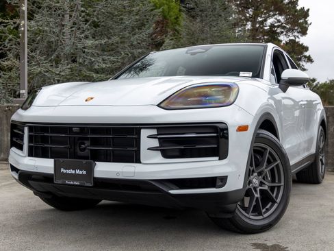 Certified 2026 Porsche Cayenne Coupe AWD/4WD image 7