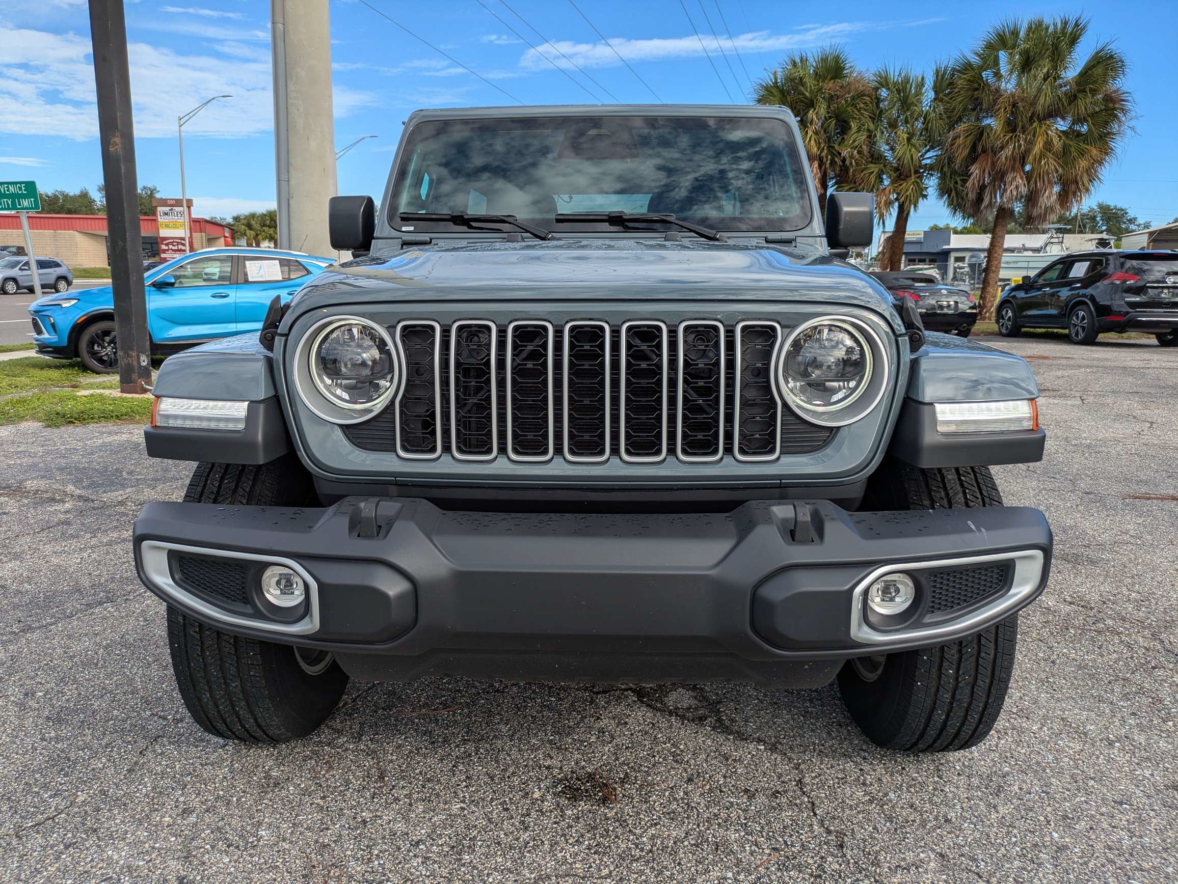 Used 2026 Jeep Wrangler Unlimited Sahara AWD/4WD image 9