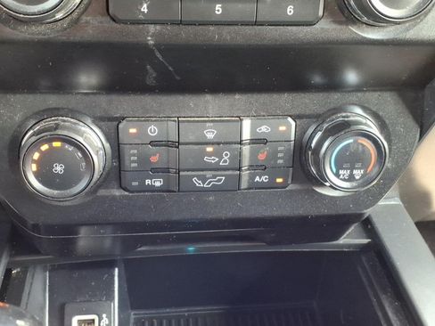 Used 2019 Ford F150 XLT w/ Equipment Group 302A Luxury AWD/4WD image 21