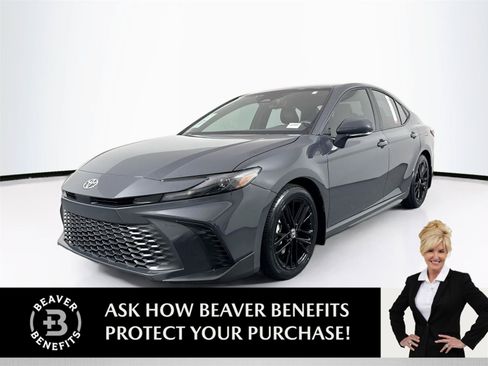 Used 2025 Toyota Camry SE FWD image 1