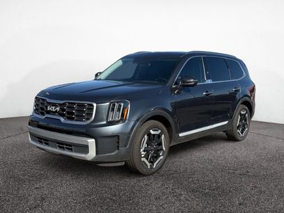 Used 2024 Kia Telluride S w/ S Sunroof Package