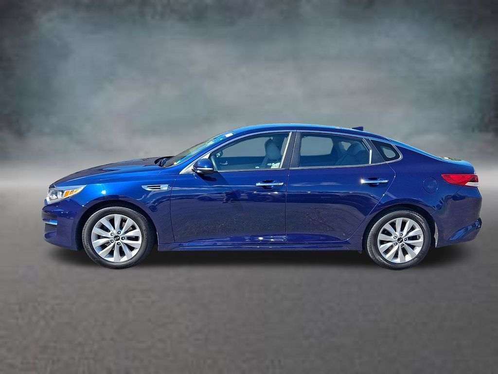 Used 2018 Kia Optima LX w/ 17" Alloy Wheels Package FWD image 9