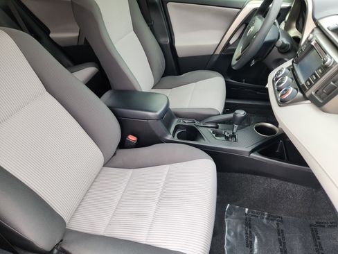 Used 2015 Toyota RAV4 LE image 16