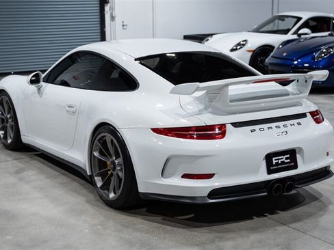 Used 2015 Porsche 911 GT3 RWD image 4
