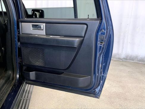 Used 2015 Ford Expedition EL XLT w/ Equipment Group 202A RWD image 23